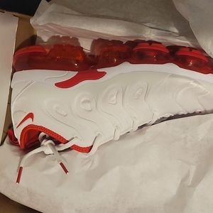 Vapormax 8.5 red white